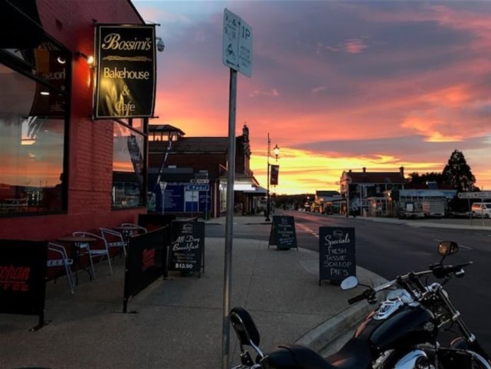 highly-profitable-bakery-in-country-tourist-town-8