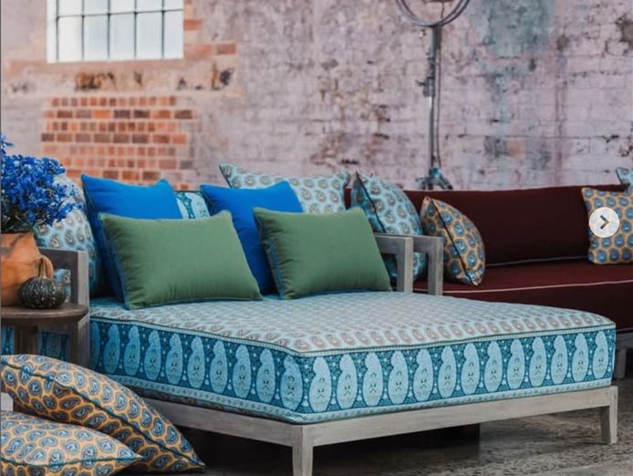 established-online-high-end-outdoor-furniture-business-1