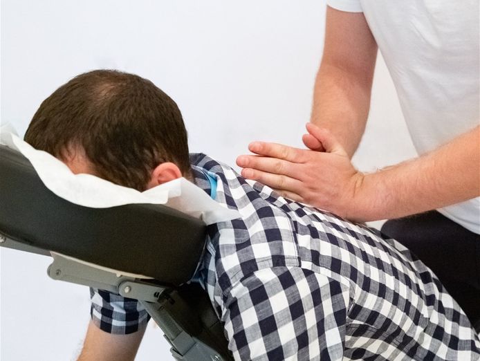 head-neck-shoulder-massage-national-footprint-0