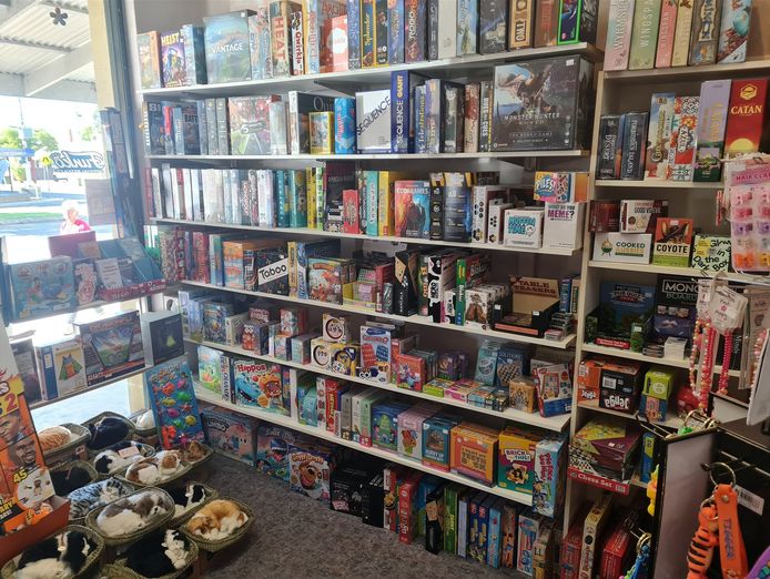iconic-toy-amp-games-retailer-1