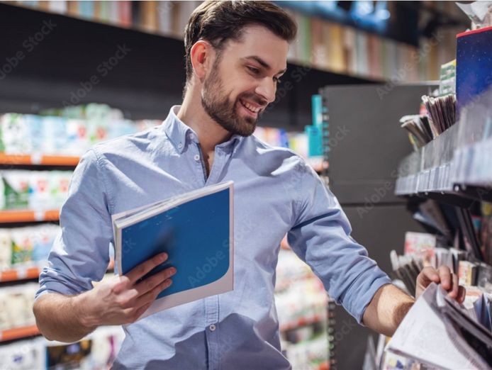busy-shopping-centre-lotto-and-tobacconist-0
