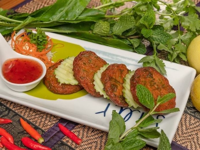 established-thai-restaurant-strong-local-following-6