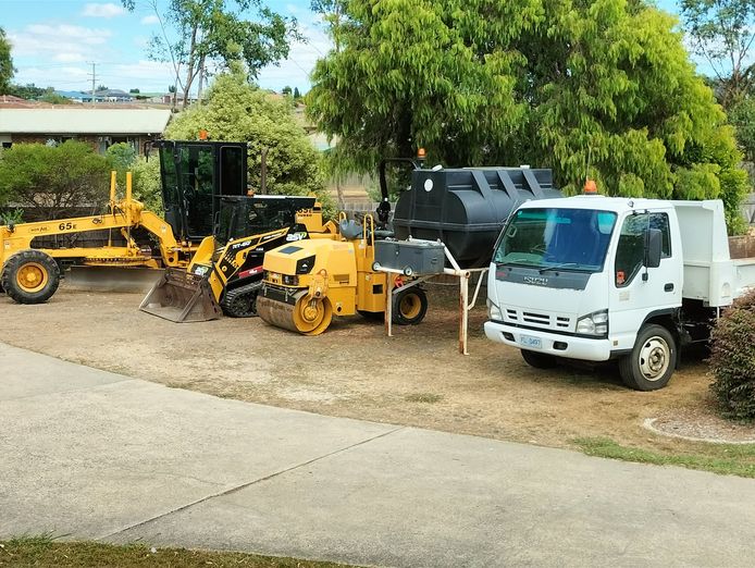 established-earthmoving-business-steady-annual-revenue-1