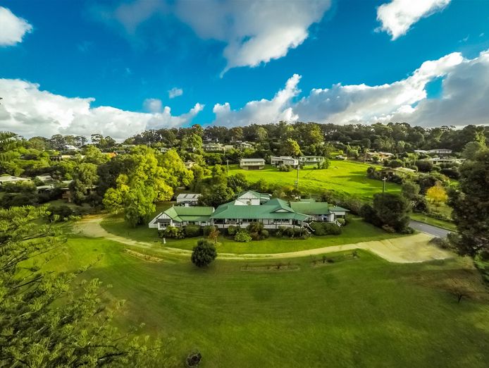 rare-freehold-coastal-lodge-boutique-accommodation-0