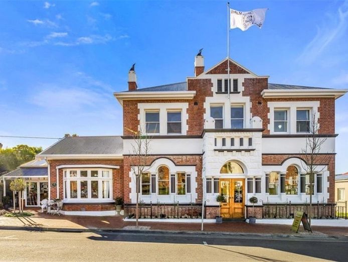 tasmania-food-events-accommodation-huon-valley-1