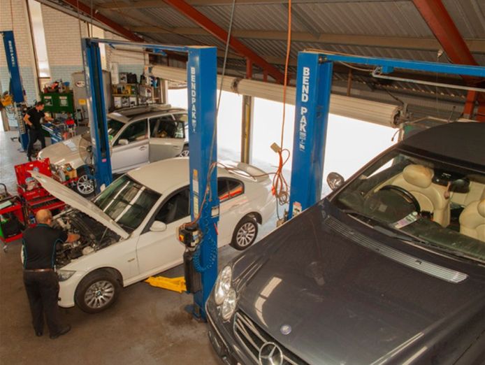 specialist-european-automotive-workshop-for-sale-brisbane-1