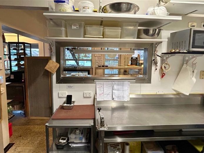 fully-equipped-north-shore-caf-233-ready-to-relaunch-7