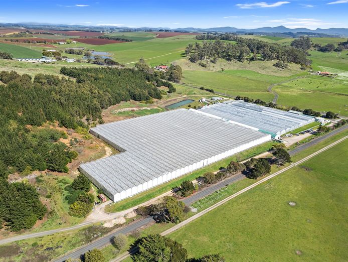 hydroponic-vegetable-crop-farm-land-buildings-amp-machinery-0