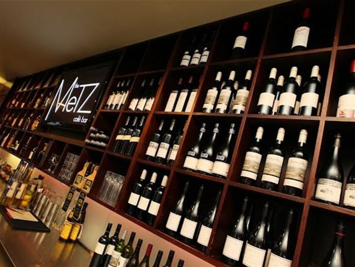 trendy-restaurant-cafe-bar-in-highly-desirable-cbd-location-5