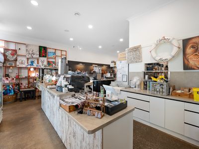 flavours-cafe-marina-gladstone-9
