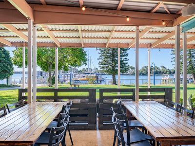 flavours-cafe-marina-gladstone-2