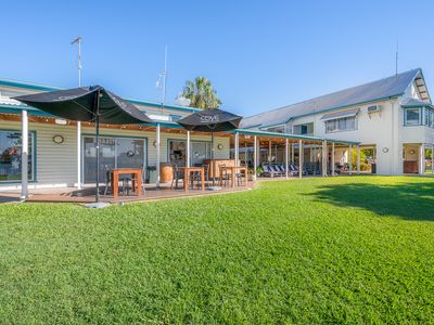 flavours-cafe-marina-gladstone-7