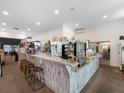 flavours-cafe-marina-gladstone-8