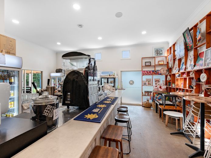 flavours-cafe-marina-gladstone-1