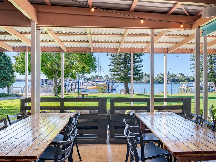 flavours-cafe-marina-gladstone-2