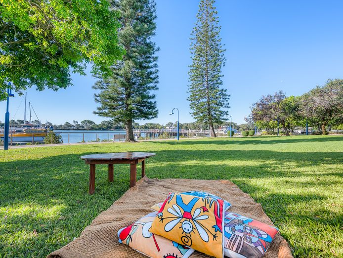flavours-cafe-marina-gladstone-5