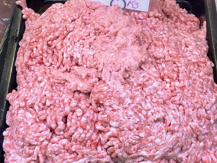 your-opportunity-to-grab-this-one-only-butcher-shop-in-carousel-for-189-000-7