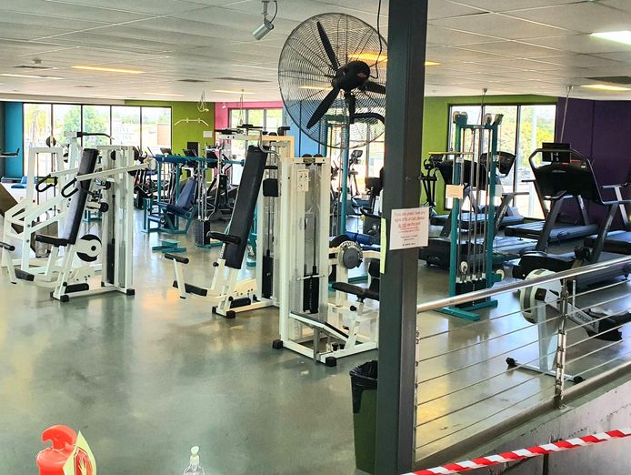 successful-gym-fitness-business-with-huge-space-modern-equipment-9