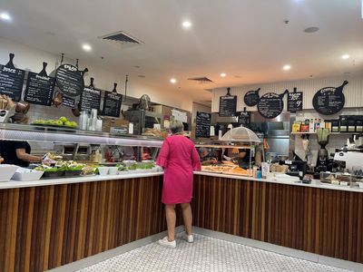 ref-2814-sandwiches-take-away-cafe-cbd-2