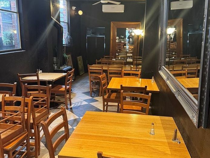 ref-3125-iconic-restaurant-city-fringe-2