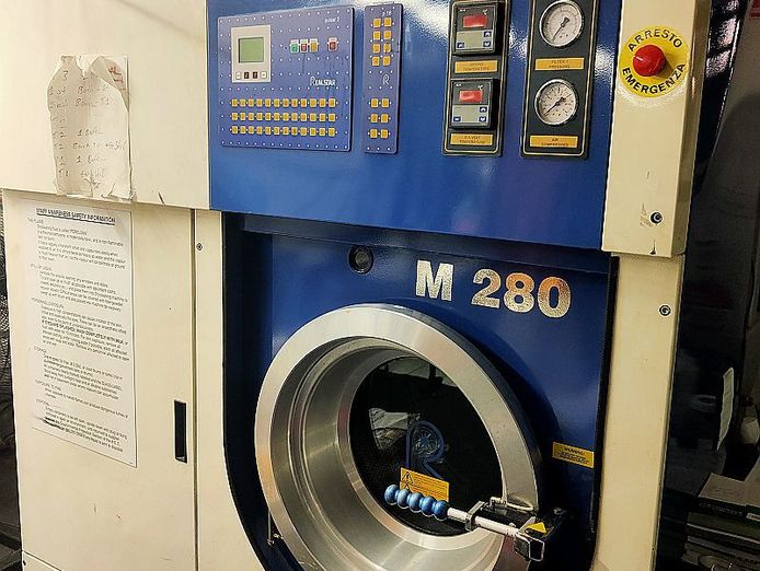 ref-3103-great-position-dry-cleaner-amp-laundromat-inner-west-1