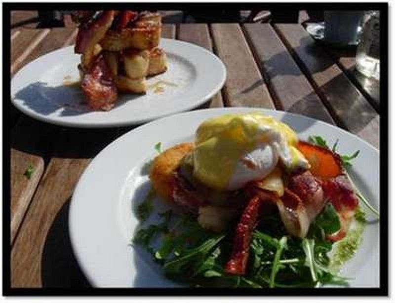 Ref 2948, **A MUST SEE** Lobby Cafe, North Sydney in North Sydney NSW