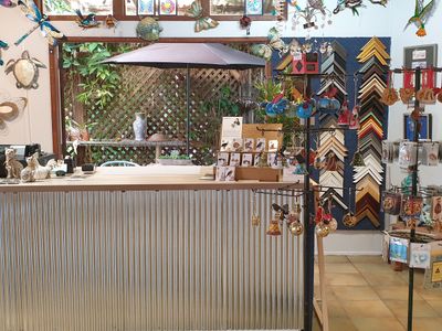 prime-retail-art-gallery-in-kuranda-cairns-5