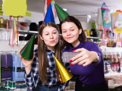 chattel-sale-gifts-store-within-a-shopping-centre-ref-12651-0