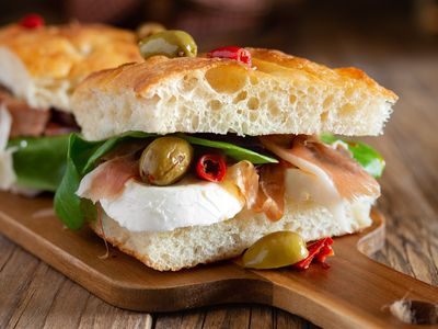 under-management-sandwich-franchise-in-a-prime-location-ref-13268-0