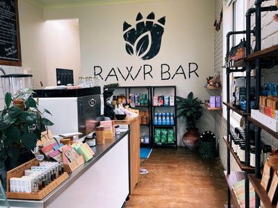 juice-bar-lifestyle-shop-for-sale-1