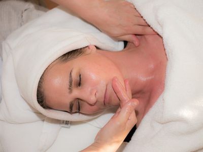 established-cosmetic-clinic-with-strong-future-potential-vs0318-0