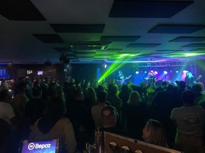 restaurant-bar-entertainment-venue-in-eltham-jasw0061-3