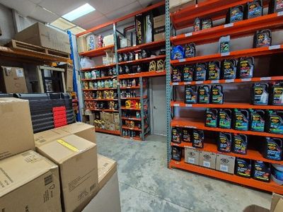 autobarn-retail-outlet-gls122-8