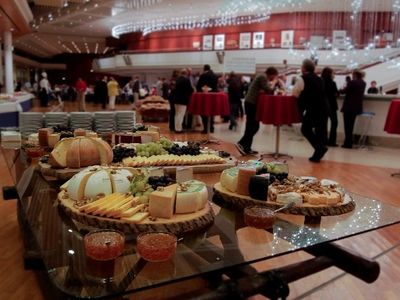cafe-and-restaurant-bar-for-sale-fully-under-management-vs0312-1