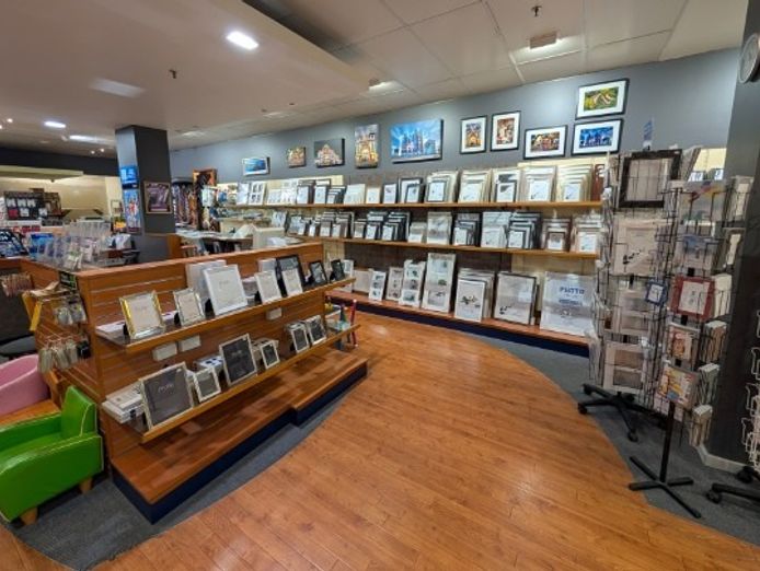 photo-processing-and-printing-retail-outlet-cs25134-1