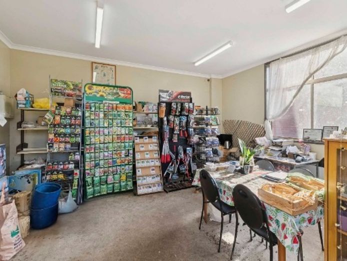 multiflora-nursery-colac-iwr2646-1