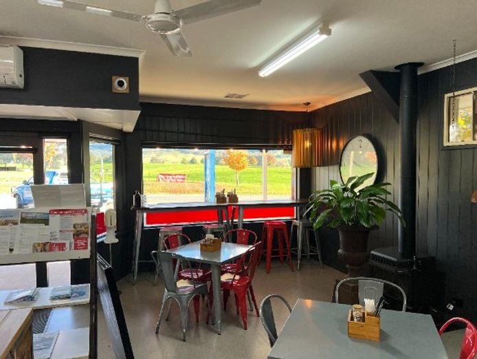 general-store-cafe-amp-petrol-station-in-dederang-regional-victoria-3