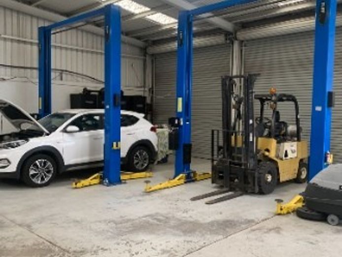 tyre-sales-fitting-and-mechanical-repair-gls123-2