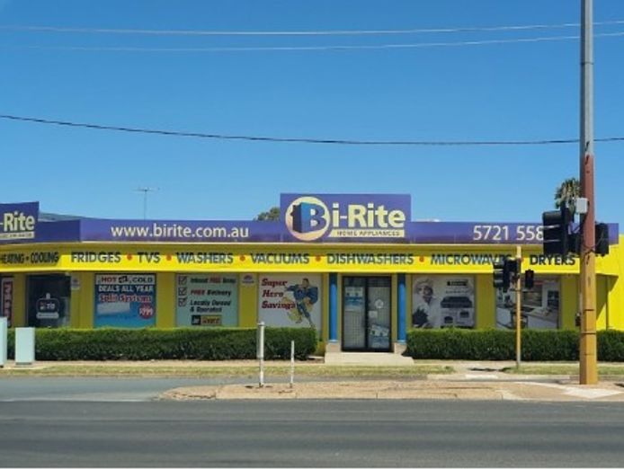 online-amp-instore-retail-business-spbl1470-6