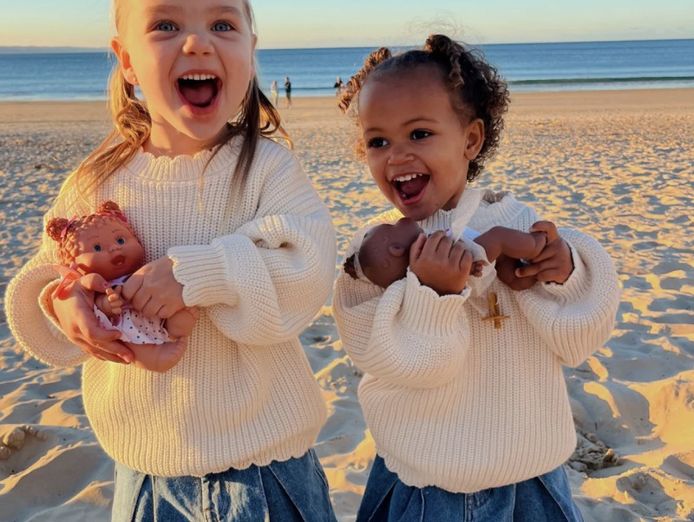 premium-toy-dolls-ecommerce-brand-dm2507-0