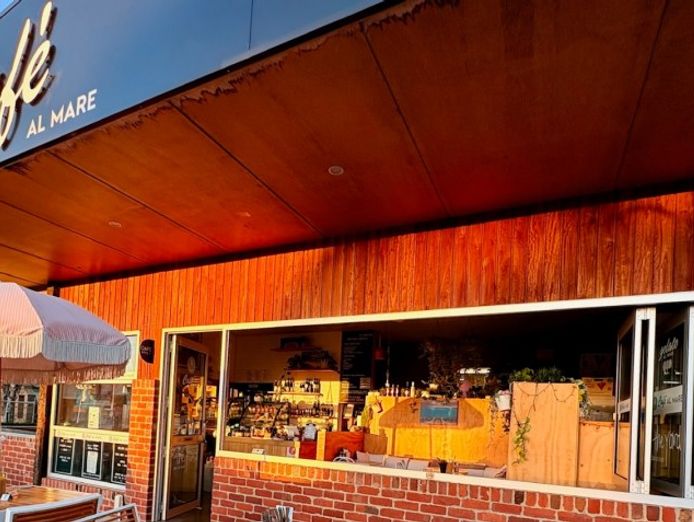inverloch-cafe-amp-gelato-bar-0