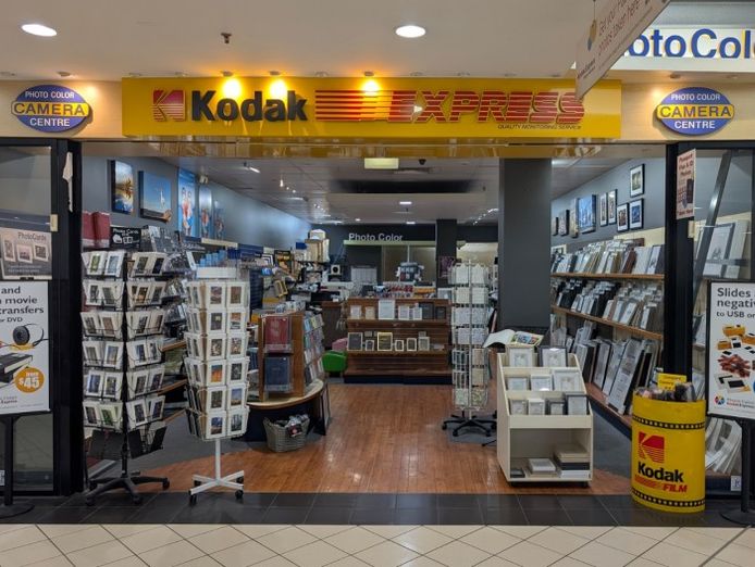 photo-processing-and-printing-retail-outlet-cs25134-0