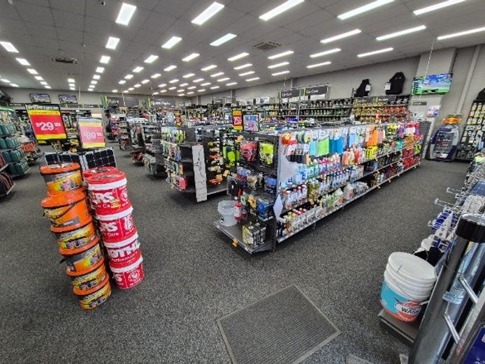 autobarn-retail-outlet-gls122-5
