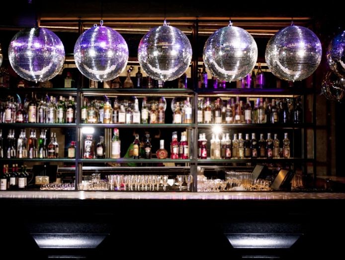 a-beautifully-designed-cafe-restaurant-amp-bar-in-a-prime-location-ready-0