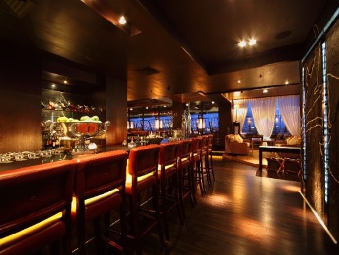 modern-caf-233-restaurant-bar-in-prime-corner-position-vs0306-0
