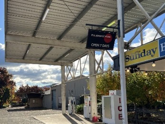 general-store-cafe-amp-petrol-station-in-dederang-regional-victoria-9