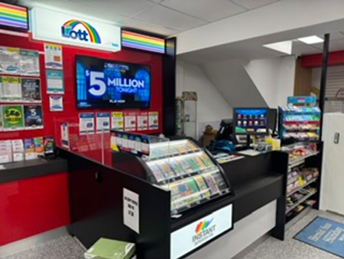 altona-east-lpo-circle-news-amp-lotto-sp2624-7