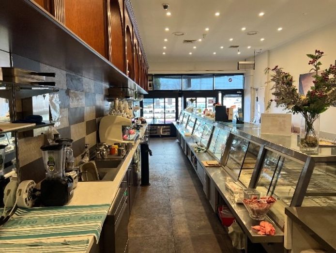 cake-shop-cafe-in-lalor-jasw0049-4