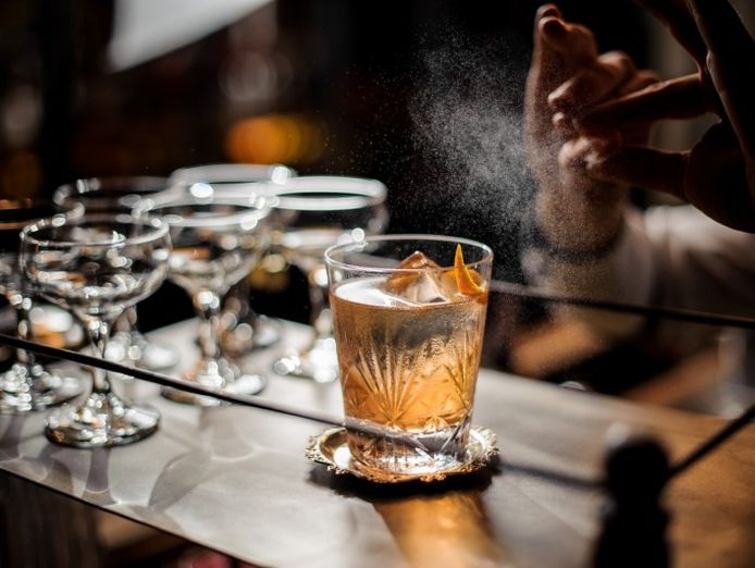 cafe-and-restaurant-bar-for-sale-fully-under-management-vs0312-0