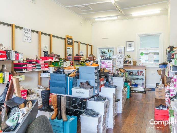 attwoods-shoe-store-naracoorte-8
